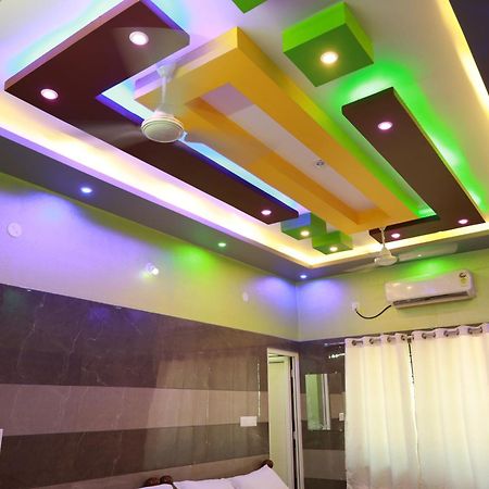 Hotel Rv Residency à Wodapatti Extérieur photo