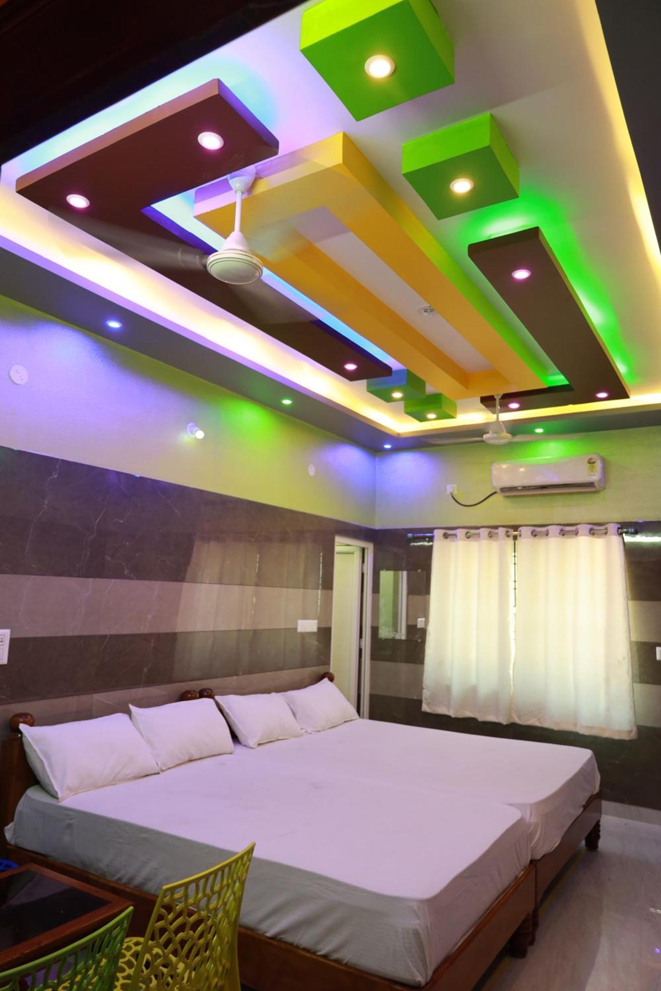 Hotel Rv Residency à Wodapatti Extérieur photo