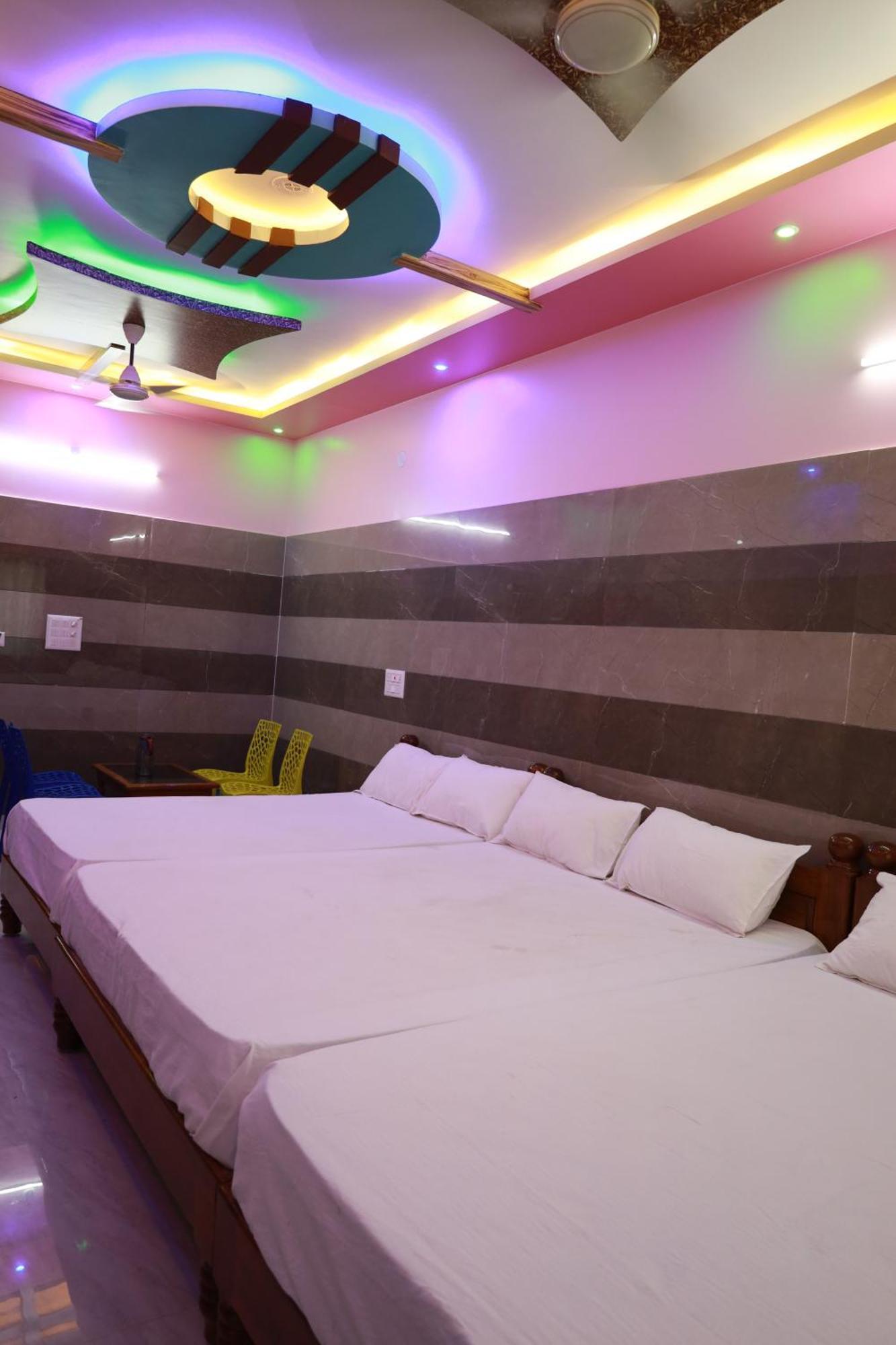Hotel Rv Residency à Wodapatti Extérieur photo