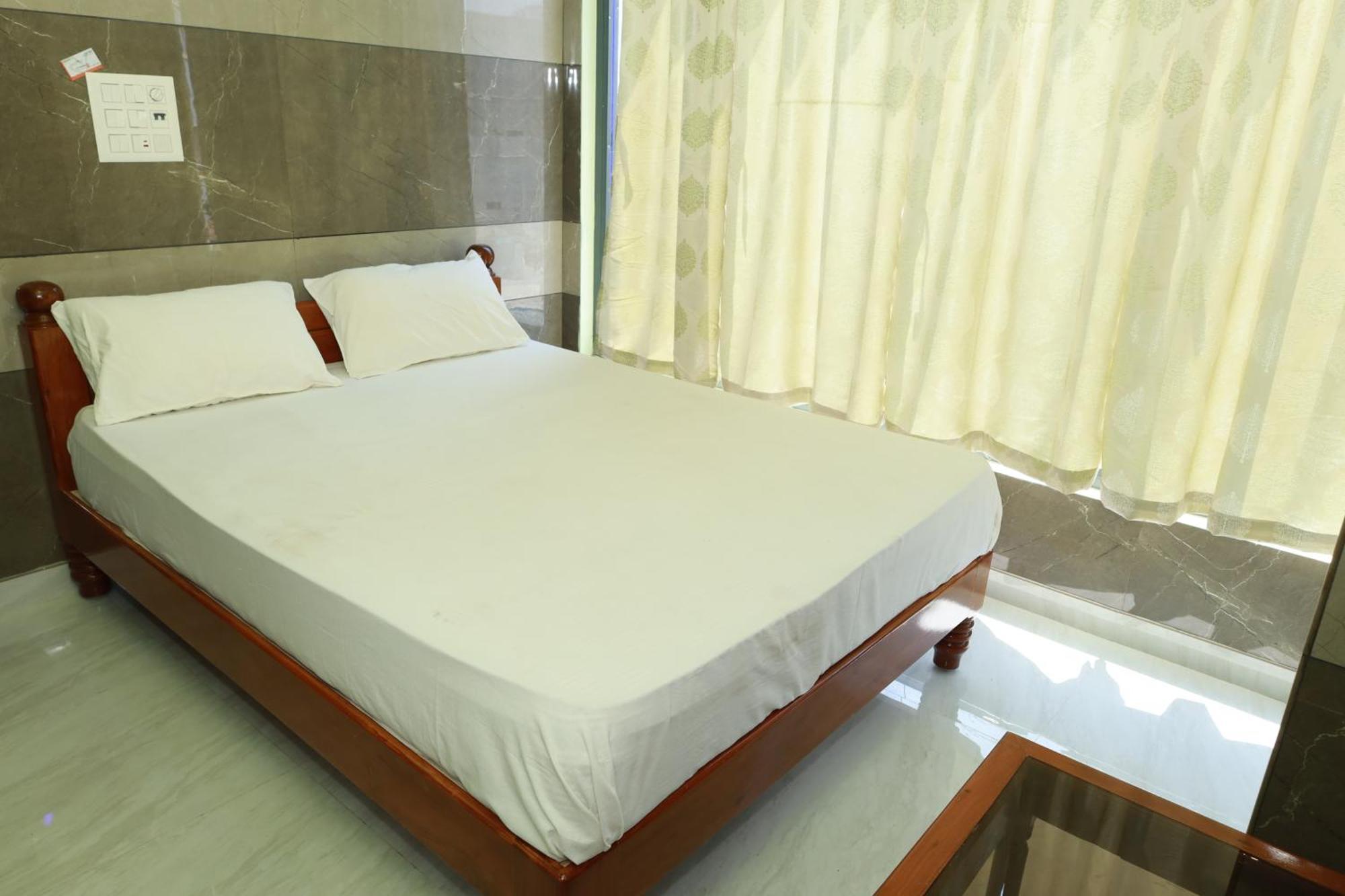 Hotel Rv Residency à Wodapatti Extérieur photo