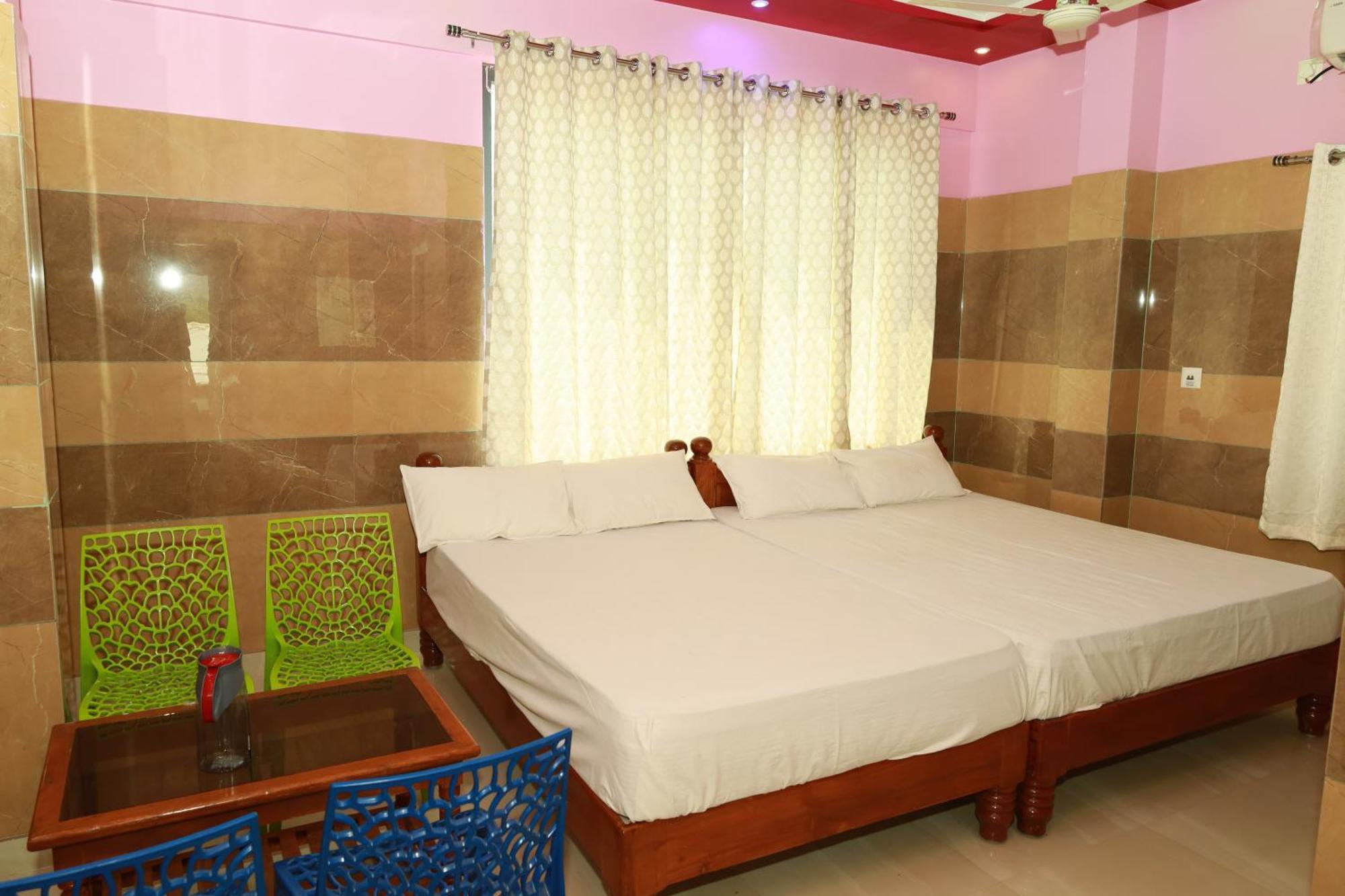 Hotel Rv Residency à Wodapatti Extérieur photo