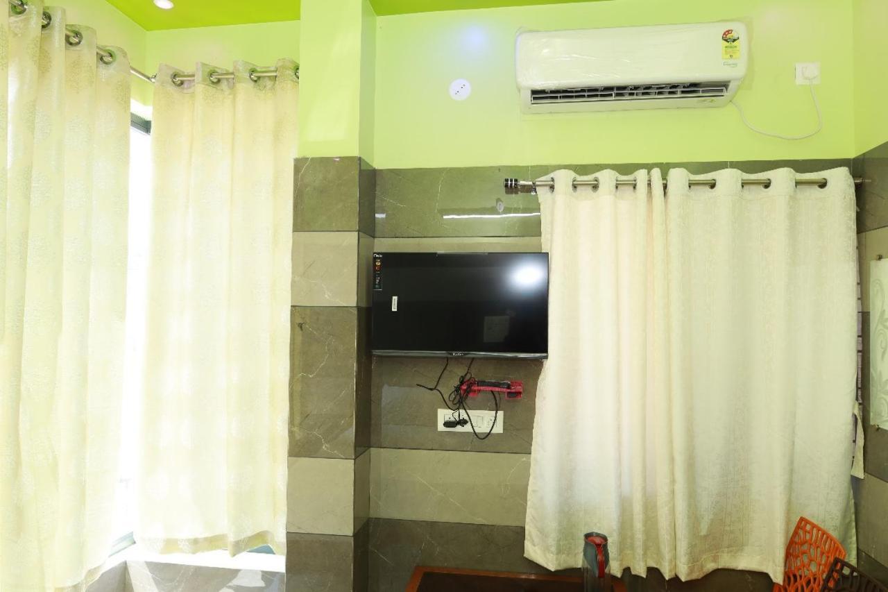 Hotel Rv Residency à Wodapatti Extérieur photo